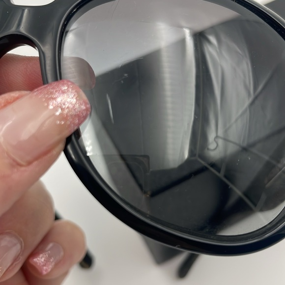 CHANEL DENIM GUC SUNGLASSES - Picture 4 of 10